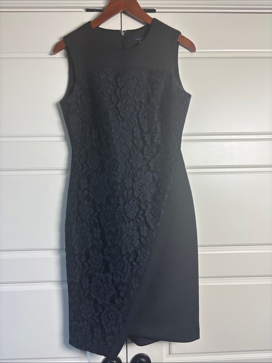 Tommy Hilfiger Dresses & Skirts - Tommy Hilfiger Lace Asymmetrical Lace Sheath Cocktail Dress